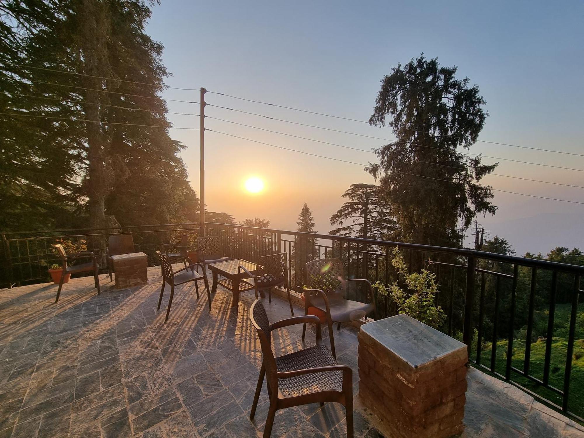 Forest Vibes Kalatop-Rooms And Restaurant Далхаузи Экстерьер фото