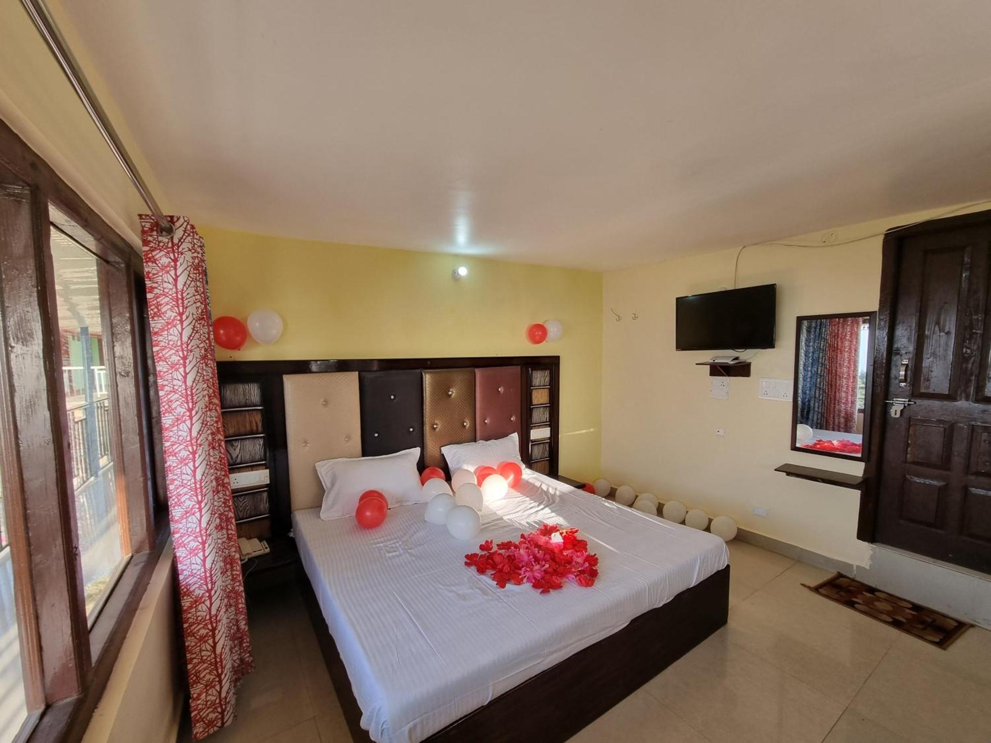 Forest Vibes Kalatop-Rooms And Restaurant Далхаузи Экстерьер фото